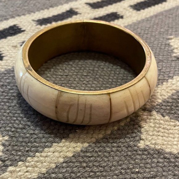 🌻2 for $15🌻 Vintage Wood Bangle - Picture 3 of 3